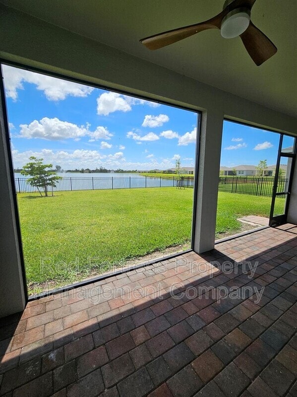 Photo - 623 Parkshore Lk Ave