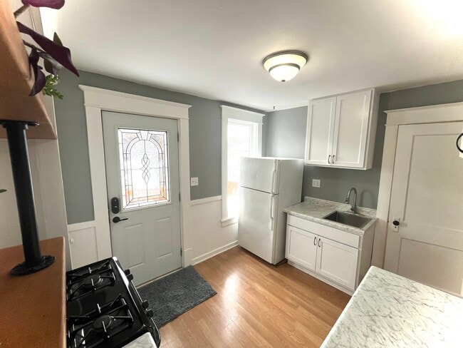 Photo - 876 Courtney St NW Unidad 876 CourtneyStreet