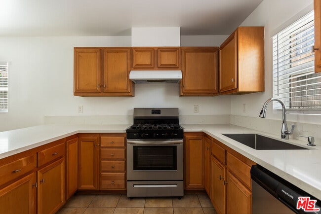 Photo - 1206 Beachwood Dr