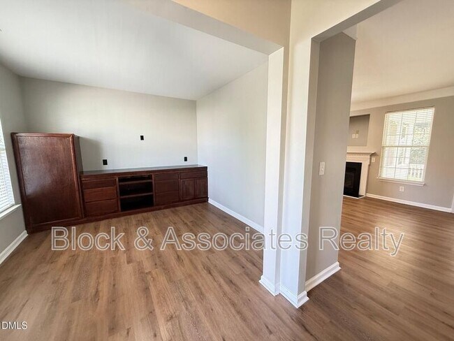 Photo - 420 Cline Falls Dr