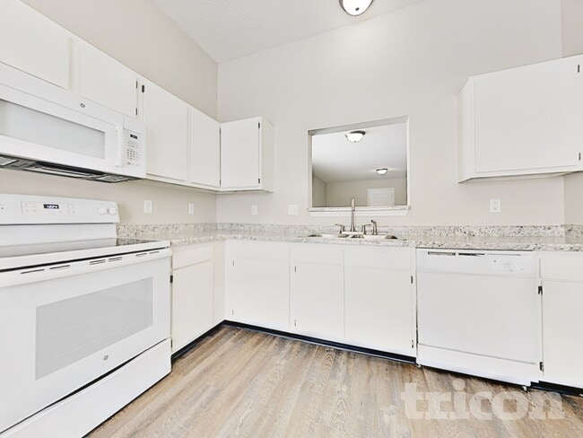 Photo - 4669 Driftwood Ln