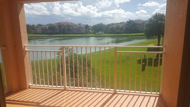 Photo - 281 SW Palm Dr Unit 208