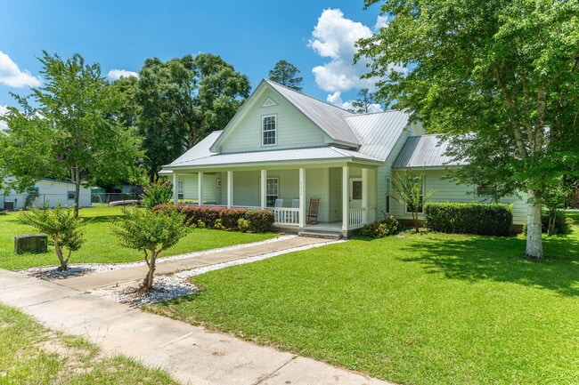 Photo - 322 Crescent Dr