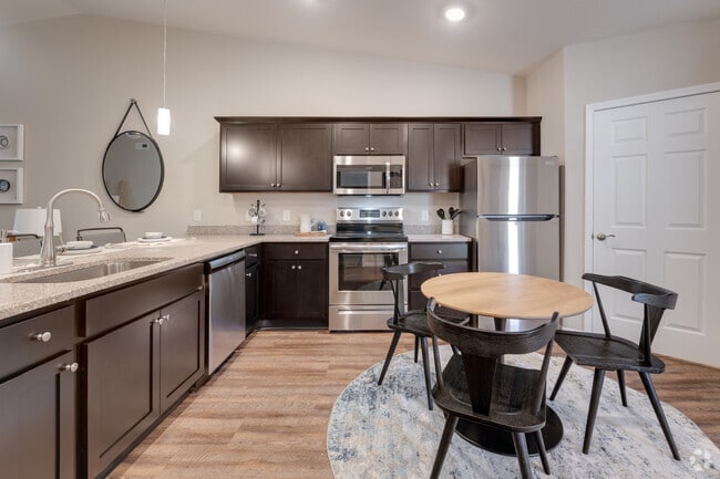 2 BR, 2 BA, 1294 SF