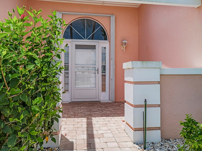 Photo - 847 Lake Orchid Cir