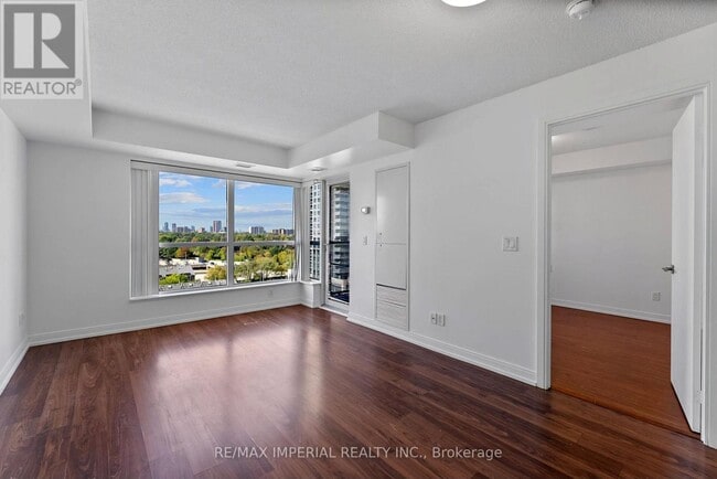 Photo - 181 Village Green Square Unité 1215