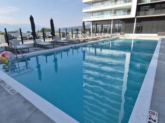 Photo - 1660 Water St