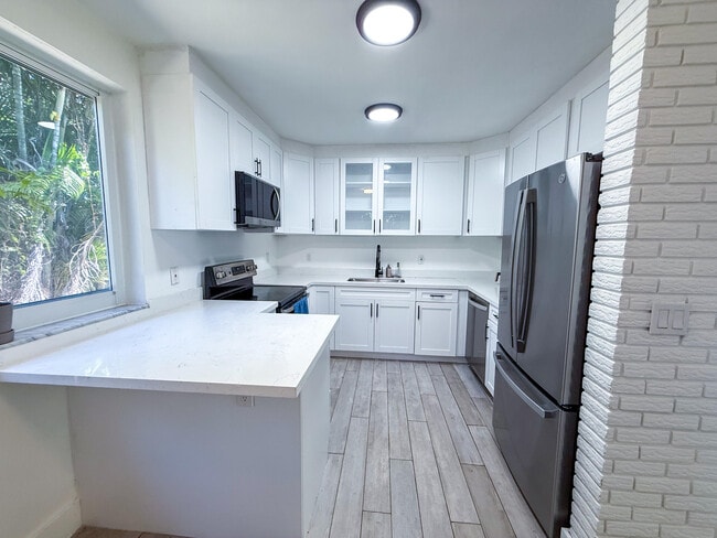 Photo - 2823 Polk St