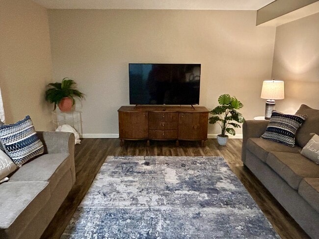 Photo - 917 Davis Blvd