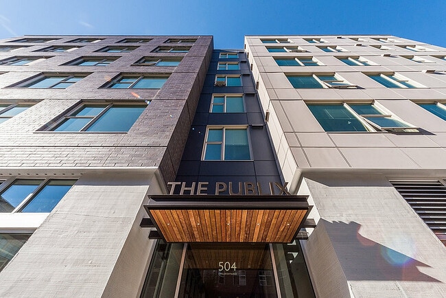 Building Photo - Publix