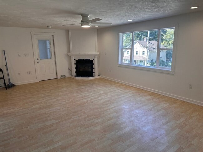 Photo - 39 Raymond St Unit R