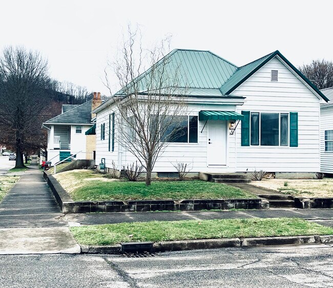 1301 S 7th St House House Rental in Ironton, OH
