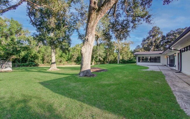 Photo - 116 Laughlin Rd