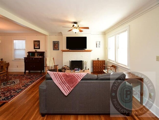 Photo - Discover 3-bedroom, 2.5-bath home in Omaha, NE