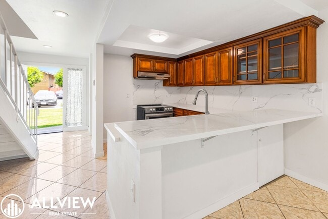 Building Photo - Beautifully Renovated 2-bedroom, 1.5-bath ... Rental