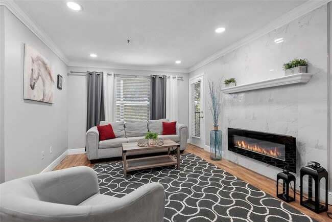 11901 4th St N Unit 8207