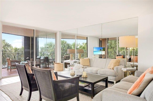 Building Photo - 1700 S Bayshore Ln Unit 3A