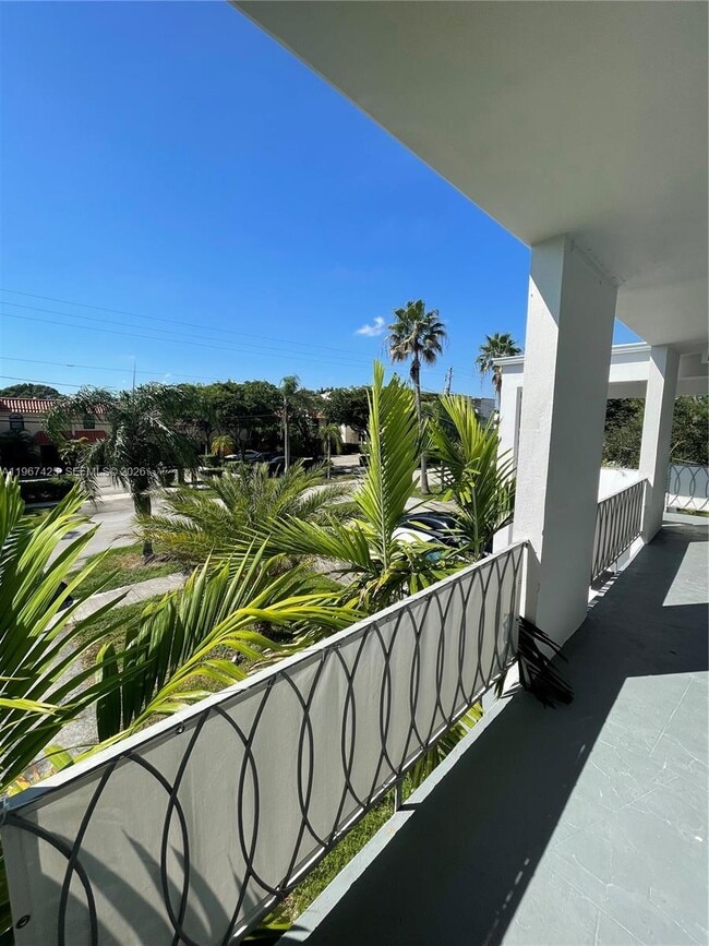 Photo - 1385 NE 105th St Unit 4