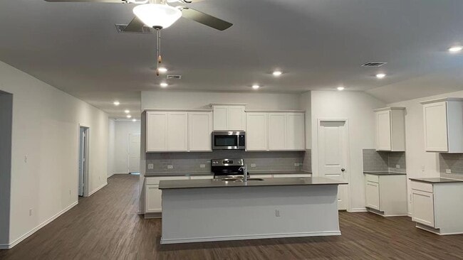 213 Chickasaw Ln
