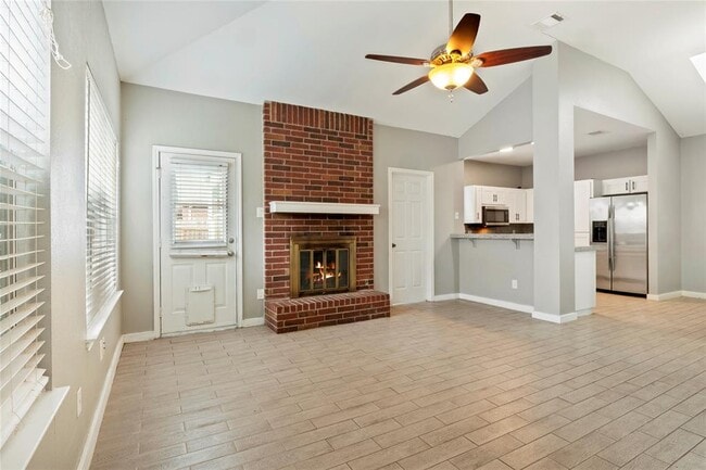 Photo - 16801 Gravesend Rd