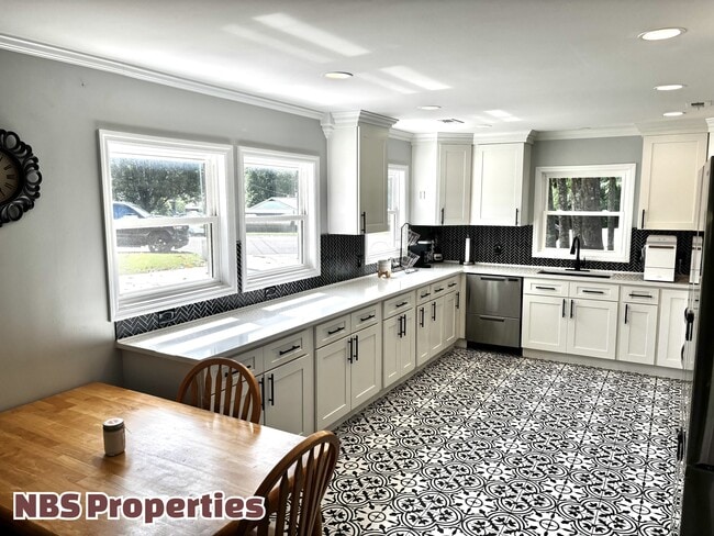 Photo - 104 Hillside Rd