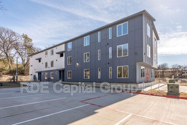 Photo - 948 S Corinth St Rd Unit 8