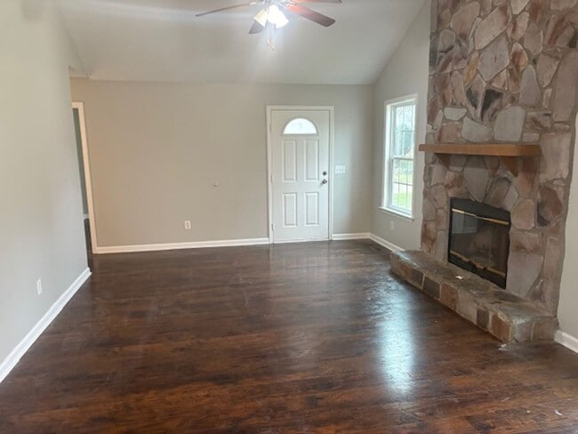 Photo - LaVergne-3BR/2BA-1250 SF