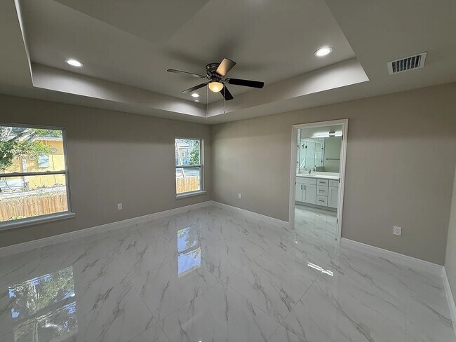 Photo - 3207 36th St SW