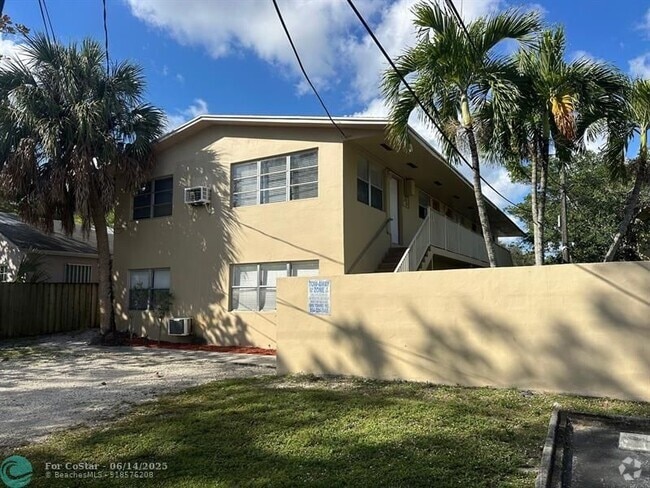 Building Photo - 1010 SW 16th Ave Unit F Rental