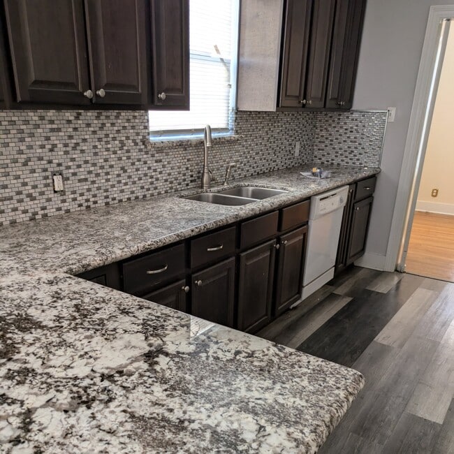 Photo - 5751 Beechwood Dr