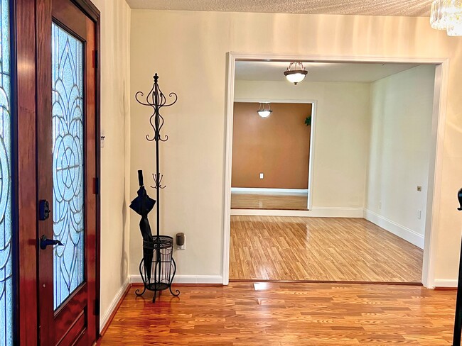 Photo - 16902 Summit Oaks Ln