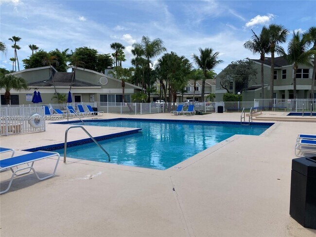 17505 NW 67th Pl Unit C-11