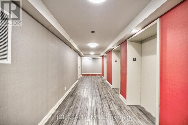 Photo - 20 Meadowglen Pl Unité 334