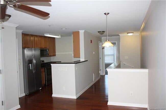 Photo - 537 Donatello Avenue