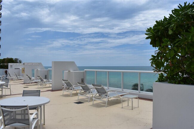 Photo - 6365 Collins Ave Unidad 3804