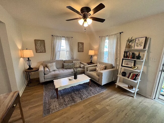 Photo - 913 E Gift Ave