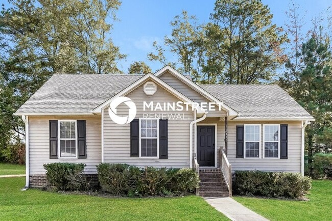 Building Photo - 3 Bedroom Pet-Friendly Home in Zebulon, NC with Main Street Renewal