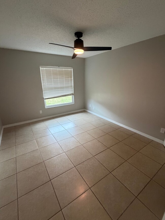 Photo - 11510 Valencia Dr Unit B