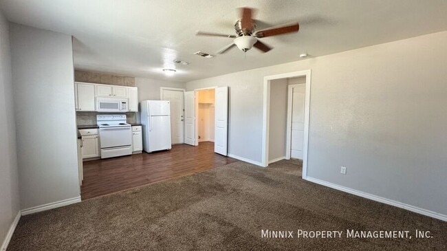 Photo - 755 W Knox St