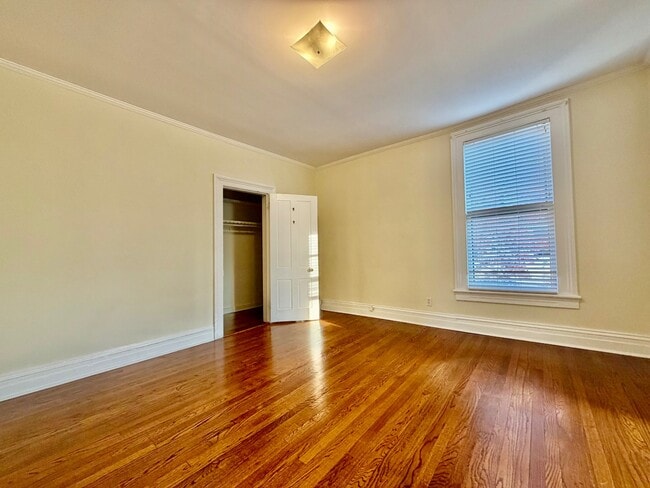 Photo - 225 N Broadway