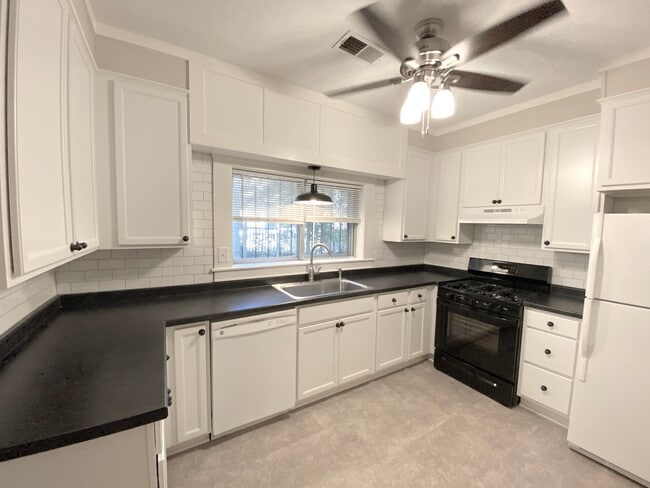 Kitchen - 1263 Agnes Pl House
