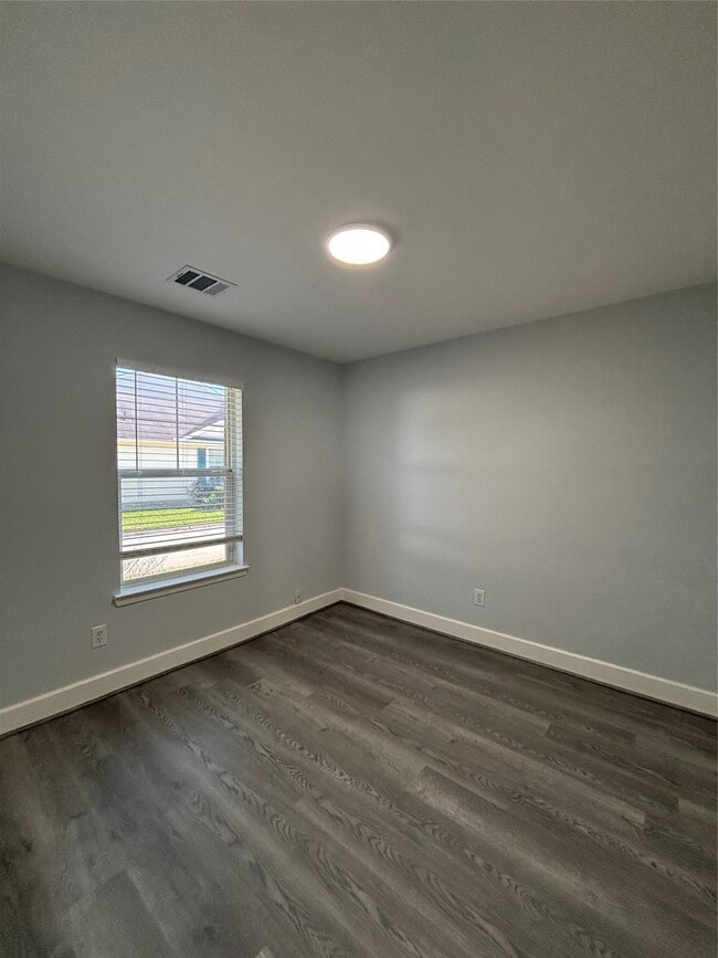 Photo - 11823 Longwood Garden Way