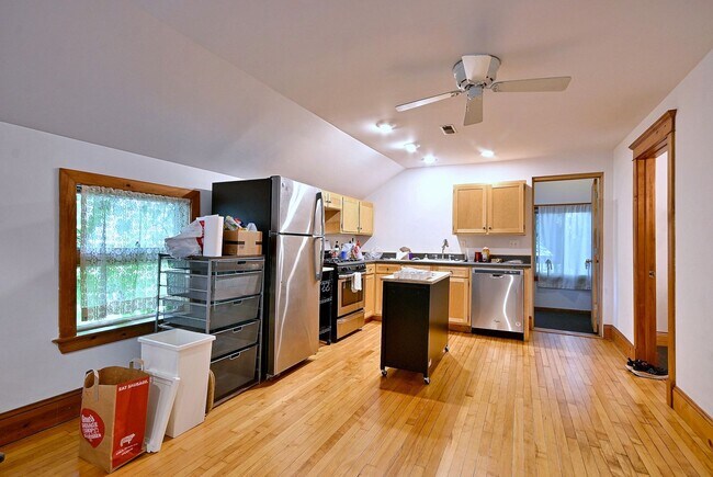 Photo - 2724 N Racine Ave Unit 2