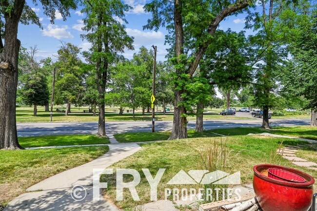 3322 W 46th Ave