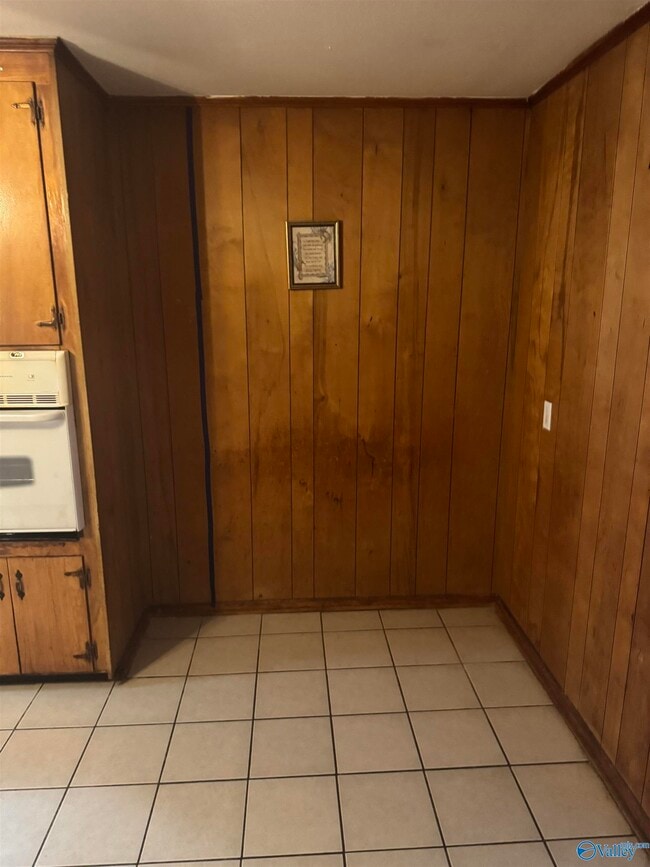 Photo - 2728 Clayton Dr NW