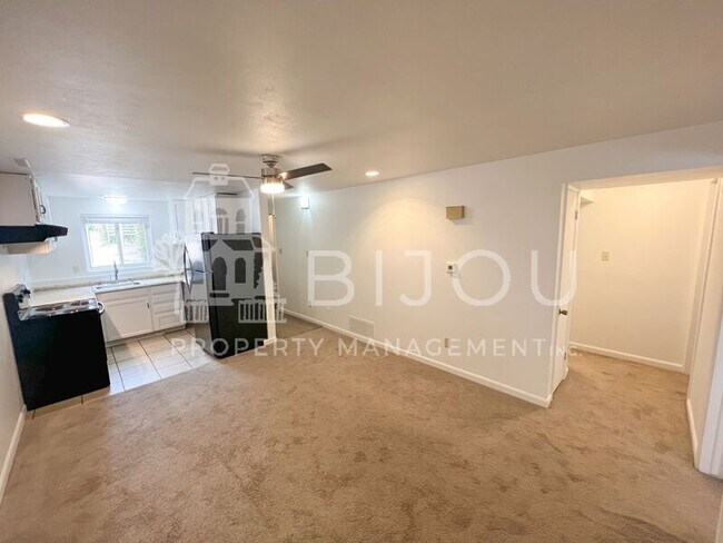 Photo - 4418 N Chestnut St Unit B