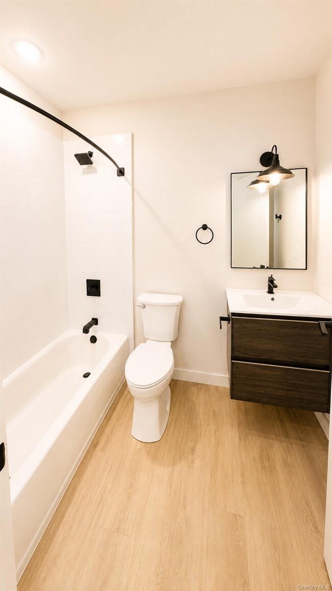 Photo - 136 202 Unit 202