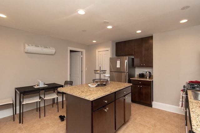 Photo - 18 E. Elm