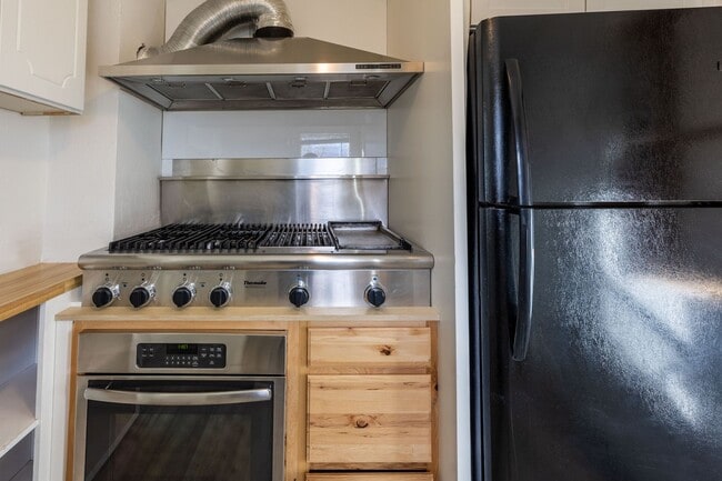 Photo - COUNTRY LIVING - 3 Bed 1 Bath with a 1 sta...