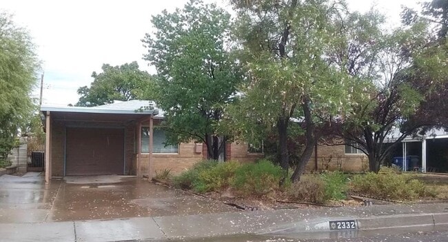 Building Photo - 3 Bed 2 Bath